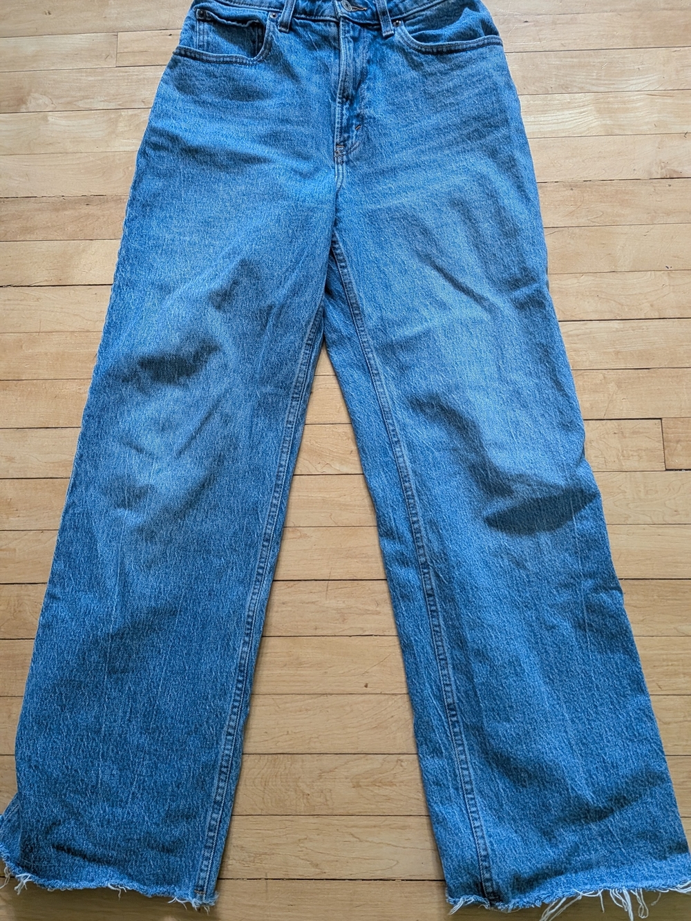 Women's Abercrombie & Fitch The 90s Relaxed Jean Raw Hem Blue Denim Size 28/6